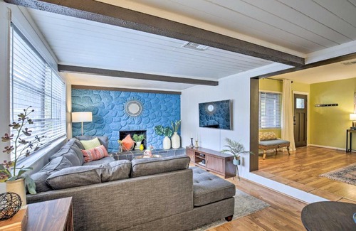 Palm Harbor House | Tropical Palm Harbor Retreat with Lanai and Patio!