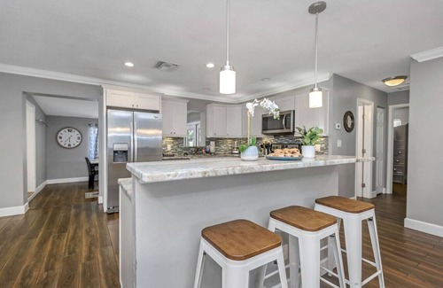 Pinellas Park House | Tropical Palm Haven w/Pool & Firepit