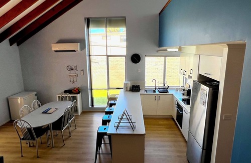 Kalbarri Apartment | Tropical Palms - Kalbarri, WA