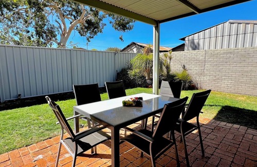 Kalbarri Apartment | Tropical Palms - Kalbarri, WA