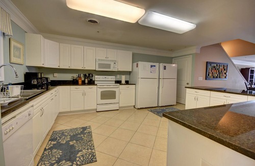 Crescent Beach Villa | Tropical Paradise! New Summer Discounts!