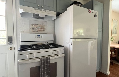 Imperial Beach House | Tropical Paradise Beach Cottage - Sleeps 6, 3 beds
