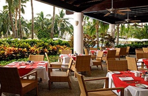 Quintas del Mar Resort | TROPICAL PARADISE AT THE PRESTIGIOUS MAYAN PALACE