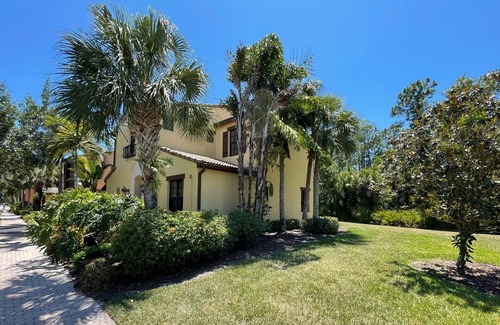 Ole House | Tropical Paradise in Lely Ole'