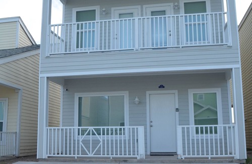 Port Isabel House | Tropical Paradise on the Bay! Las Joyas