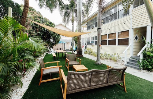 Historic Uptown Apartment | Tropical paradise, downtown St Pete