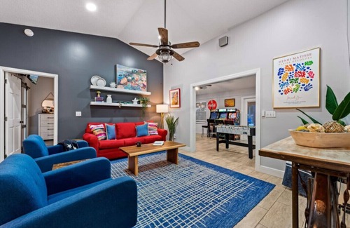 June Park House | Tropical Paradise w/Pool |Spa| Pickleball | Beach