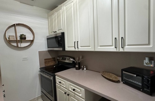 North Miami Beach House | Tropical pool retreat 10min to beach near MIA