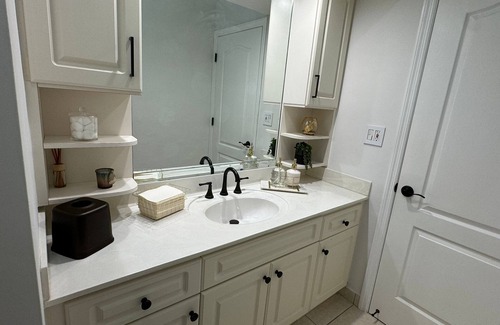 North Miami Beach House | Tropical pool retreat 10min to beach near MIA