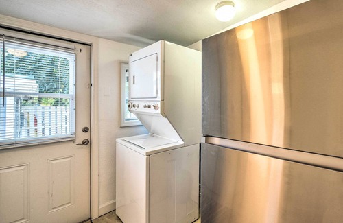 Charlotte Harbor Cottage | Tropical Port Charlotte Cottage - Walk to Bay!