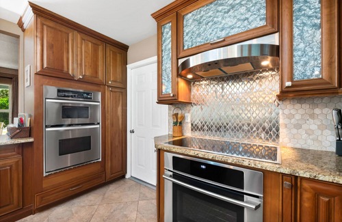 Stuart House | Tropical Resort Style Retreat w/Pool House 4BR, 3 Bath
