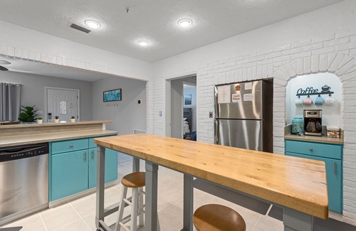 Whitney Beach House | Tropical Retreat Near AMI & IMG | Outdoor Kitchen