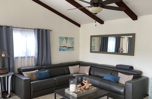 Clairemont Mesa West House | Tropical Retreat w/ Pool and Spa
