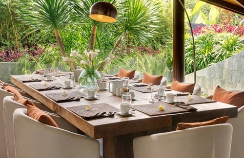 Seminyak Villa | Tropical Retreat with Pool – Bali Villa 1062