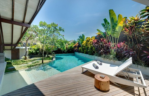 Seminyak Villa | Tropical Retreat with Pool – Bali Villa 1062