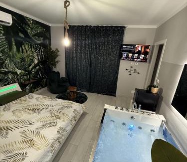 Vittoria Apartment | TROPICAL RHAPSODY - Jacuzzi & King Size a Torino Centro