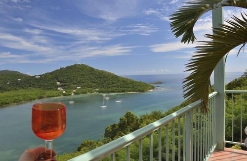 Gift Hill Villa | TROPICAL SEASIDE VILLA- LIVE IN PARADISE WITH OPEN SEAVIEWS