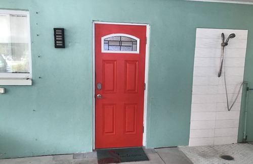 Largo House | Tropical Todd guest room is walkable to the beach! Total privacy and secure !
