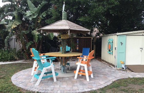 Largo House | Tropical Todd guest room is walkable to the beach! Total privacy and secure !