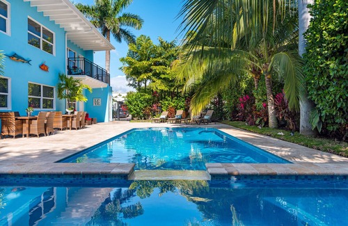Palm Beach Shores Condo | TROPICAL TRANQUILITY⭐Singer Island 2/2⭐ Pool & Spa⭐ Walk to the Ocean