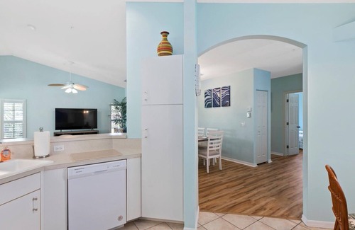 Plantation Condo | Tropical Venice Condo