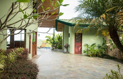 Dominicalito House | Tropical Villa with Spectacular Views!