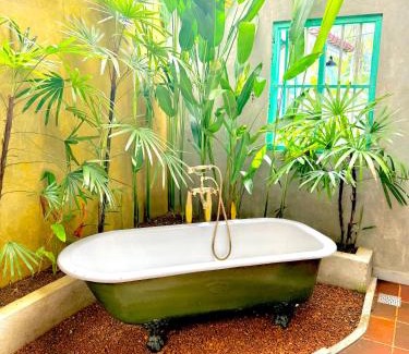 Ambalangoda Bed & Breakfast | Tropicana Hideaway Hikkaduwa