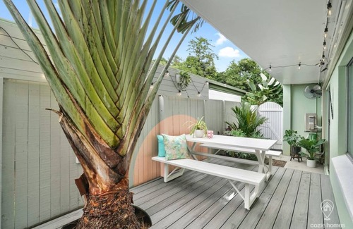 Parramatta Park Apartment | Tropicana Pineapple - Chic Retreat with Private Courtyard & BBQ