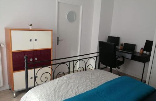 Athis-Mons Apartment | TROPIK, Chic 15 min de Paris Quais de Seine