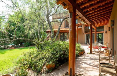 Oak Creek House | Tropiz del Norte - Historic Red Rock Estate withPool