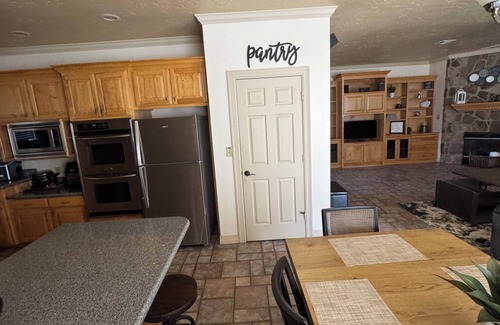 Whitehouse House | Troup TX, 3-bedroom handicapped house with Heated Indoor Pool.