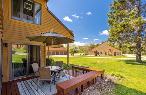 Harbor Springs Condo | Trout Creek Condo #21 - 2 Bedrooms , 1 Bath, Sleeps 7