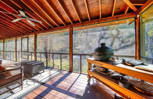 Suches Cabin | Troutmendous on the River - 3 BR, Hot Tub, Charcoal Grill, Screened Porch!