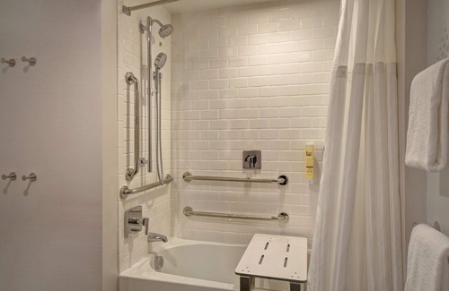 Downtown Hotel | Tru by Hilton Manchester Downtown