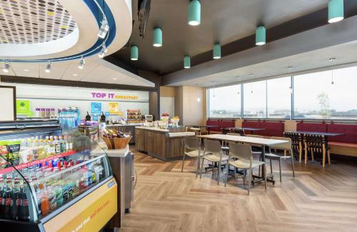 Greenwich Hotel | Tru By Hilton Wichita Northeast