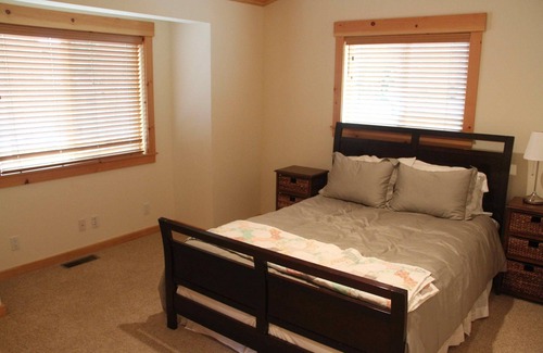 Ponderosa Palisades House | Truckee Retreat Close to Town, Trails, Slopes - Great for sports enthusiasts!