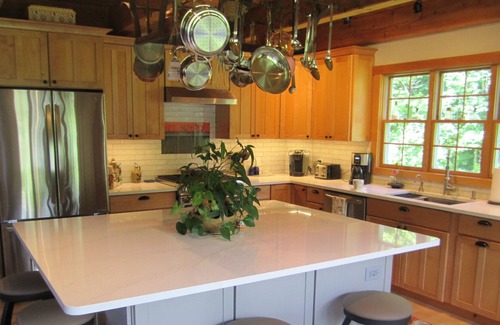 Wilmington House | TRUE 3 SEASON HOME! SKI MT SNOW/STRATTON ,ON HARRIMAN, MINUTES TO WILMINGTON.