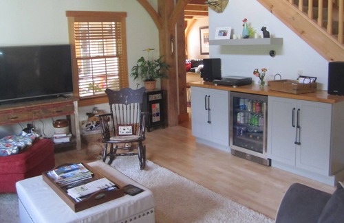 Wilmington House | TRUE 3 SEASON HOME! SKI MT SNOW/STRATTON ,ON HARRIMAN, MINUTES TO WILMINGTON.