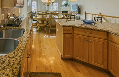 Townsend's Inlet House | TRUE BEACH-BLOCK TOWNHOUSE , NO STREETS TO CROSS TO GREAT BEACH