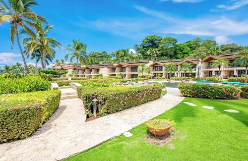 Playa Flamingo Villa | True Beachfront tranquility!