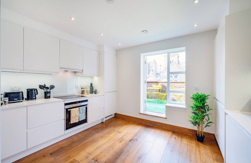 Covent Garden Apartment | True Gem 2 bed moments from Covent Garden Piazza