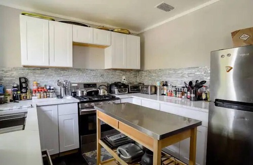 Atlantic House | True Seattle, Mt Baker neighborhood Home 5 beds and 5 TVs