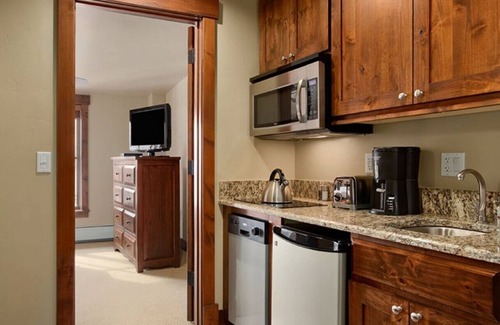 Breckenridge Cabin | TRUE Ski In/Out Luxury 2-Bedrm Residence, Grand Lodge on Peak 7, Breckenridge CO