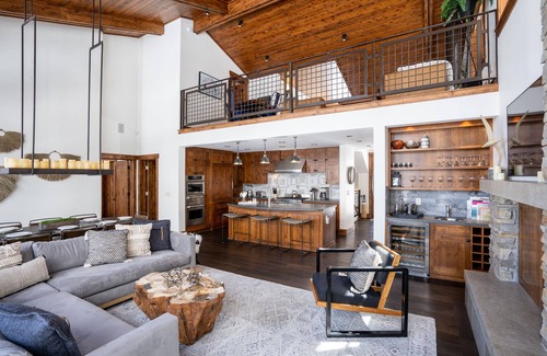 Truckee House | True Ski-In/Ski-Out Mid-Mountain Home, Dog-Friendly! - Trailside Northstar