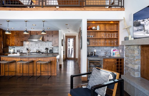 Truckee House | True Ski-In/Ski-Out Mid-Mountain Home, Dog-Friendly! - Trailside Northstar