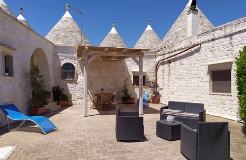 Martina Franca House | TRULLI "SOLE" IMMERSED IN THE HEART OF THE VALLE D'ITRIA