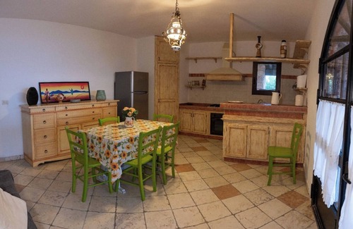 Posto Rosso Villa | Trullo Fronte Mare "Elmeca"