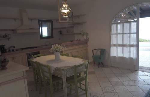 Posto Rosso Villa | Trullo Fronte Mare "Elmeca"