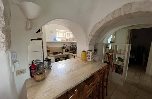 Ostuni House | Trullo, Infinity Pool & Stunning Views/Explore Puglia’s Itria Valley & Beaches