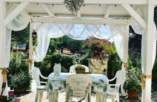 Locorotondo Villa | Trullo Nonno angelo in locorotondo with Wi-Fi and air conditioning